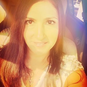 Meet your Posher, Claudia